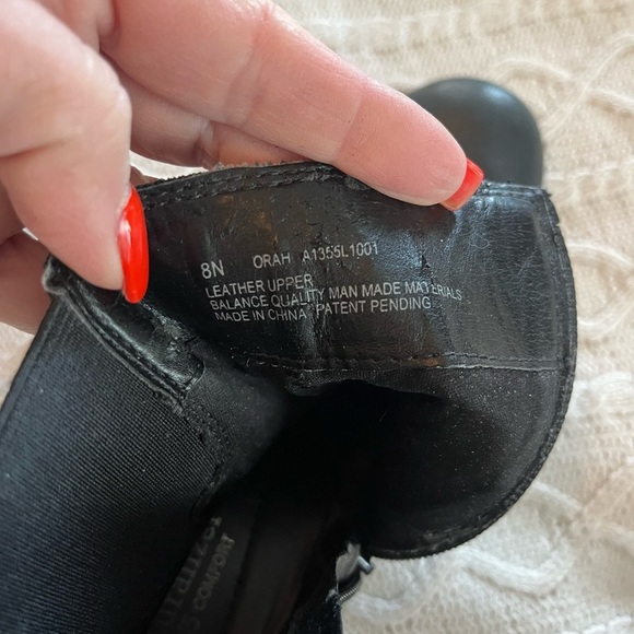 Naturalizer Black Leather Ankle Boots Women’s Size 8 Narrow - Picture 2 of 13